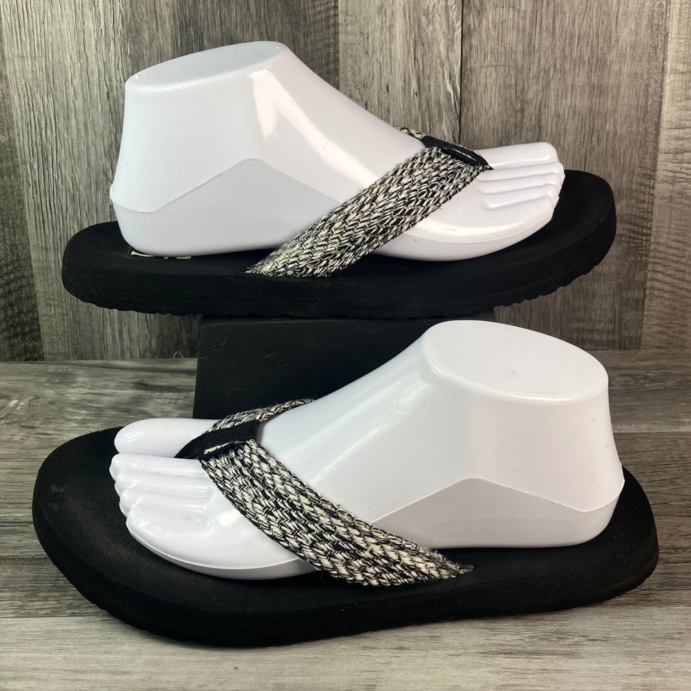 Teva Mush II Women Black White Woven Strap Flip Flop Sandals 4198 Size 9